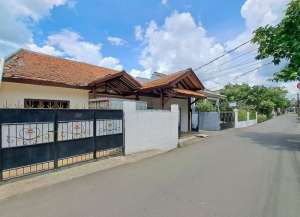 Rumah 2nd Cantik Asri 3KT 3KM Type 175195 Strategis Full Akses Ceger Cipayung Jakarta Timur lokasi di ",
          price: `2500000000`,
          currency: `IDR`
    };


    let pageData = {
        viewPhoneModalField: , tersedia melalui melalui situs Lamudi