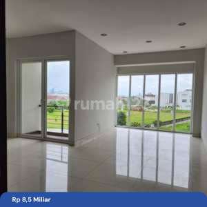 rumah 3 lantai hoek cluster lucky park, grisenda, PIK , tersedia melalui melalui situs Rumah123