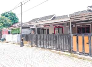 Rumah 7 menit ke RSU Brawijaya Sawangan SHM Siap KPR J-35652 lokasi di bojongsari-2, tersedia melalui melalui situs Lamudi