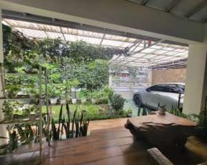 Rumah Asri Jalan Galunggung Sayap Gatsu Kota Bandung lokasi di Lengkong, tersedia melalui melalui situs Olx