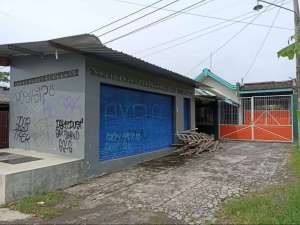 Rumah Asri Pinggir Aspal dengan Kios lokasi di Mlati, tersedia melalui melalui situs Olx