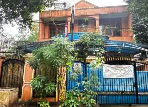 Rumah Bagus 2 Lantai, Akses Jalan 3 Mobil Di Perumahan Gudang Peluru, Dekat St. KA Tebet lokasi di jatinegara-1, tersedia melalui melalui situs Lamudi