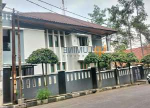 Rumah Bagus 2 Lantai di Ciwaruga Bandung Dekat Kampus Polban lokasi di ",
          price: `6500000000`,
          currency: `IDR`
    };


    let pageData = {
        viewPhoneModalField: , tersedia melalui melalui situs Lamudi