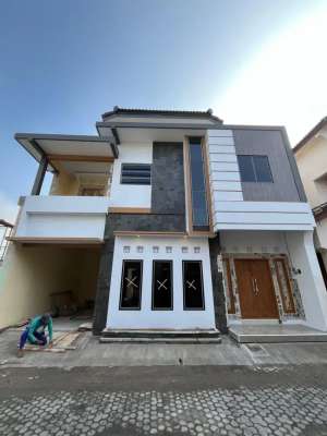 Rumah Bagus 2 Lt Nyaman Di Gedongan Colomadu KRA lokasi di Colomadu, tersedia melalui melalui situs Olx