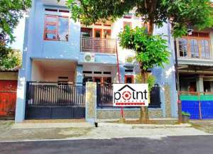 Rumah Bagus 2Lt Dekat RS JIH Solo lokasi di ",
          price: `55000000`,
          currency: `IDR`
    };


    let pageData = {
        viewPhoneModalField: , tersedia melalui melalui situs Lamudi