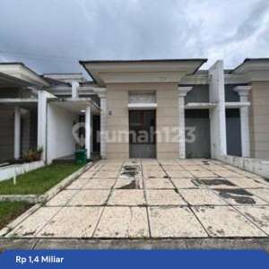 Rumah Bagus dan Luas Lokasi Strategis Pusat Kota , tersedia melalui melalui situs Rumah123