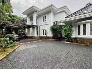 Rumah Bagus Di Kebayoran Baru Dekat Hang Tuah lokasi di Kebayoran Baru, tersedia melalui melalui situs Olx