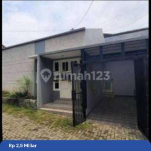 Rumah bagus modern minimalis tengah kota Semarang siap huni dekat pintu tol dekat sekolah Akpol di telaga bodas gajahmungkur semarang atas , tersedia melalui melalui situs Rumah123