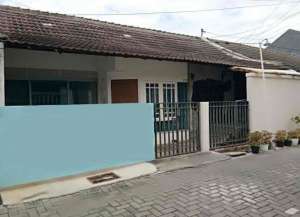 Rumah Bangunan Lama di Tanahmas Semarang Utara lokasi di ",
          price: `560000000`,
          currency: `IDR`
    };


    let pageData = {
        viewPhoneModalField: , tersedia melalui melalui situs Lamudi