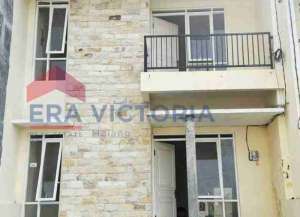 Rumah Baru 2 Lantai dalam Perumahan dekat Ar Rohmah Islamic Boarding School, Taman Rekreasi Sengkaling.. Di Jalan menuju Batu lokasi di ",
          price: `700000000`,
          currency: `IDR`
    };


    let pageData = {
        viewPhoneModalField: , tersedia melalui melalui situs Lamudi