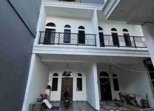 Rumah Baru Di Batu Ampar Siap Huni Aps Dekat Jl Raya Condet, Di Jakarta Timur lokasi di ",
          price: `950000000`,
          currency: `IDR`
    };


    let pageData = {
        viewPhoneModalField: , tersedia melalui melalui situs Lamudi