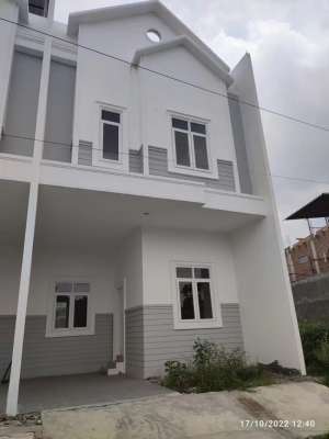 RUMAH BARU KOMPLEK RONALD HAUS SIAP HUNI DAERAH CEMARA KRAKATAU lokasi di Medan Timur, tersedia melalui melalui situs Olx