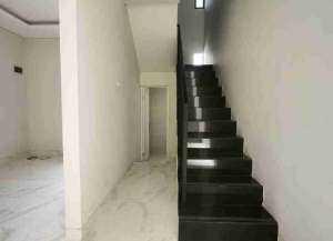 Rumah Baru Ploso Dekat Unair Mojo Gubeng Karang Menjangan lokasi di ",
          price: `995000000`,
          currency: `IDR`
    };


    let pageData = {
        viewPhoneModalField: , tersedia melalui melalui situs Lamudi