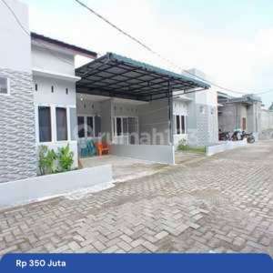 Rumah Baru Ready Unit 300jtanangsuran Ringan, Titikuning Johor , tersedia melalui melalui situs Rumah123