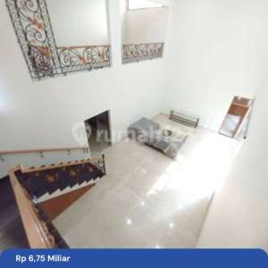 Rumah Baru Renovasi Singgasana Pradana Lantai Marmer , tersedia melalui melalui situs Rumah123