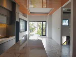 RUMAH BARU SIAP HUNI 4 LANTAI HARGA DI BAWAH PASARAN PEMILIK LANGSUNG lokasi di Lembang, tersedia melalui melalui situs Olx