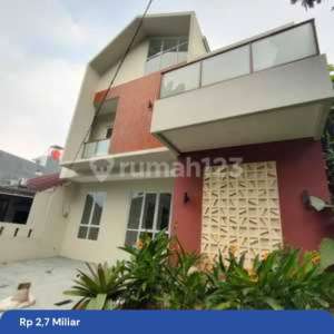 Rumah Baru Siap Huni Shm Dengan Private Pool View Pegunungan Di Cluster Taman Legian Sentul City Bogor , tersedia melalui melalui situs Rumah123