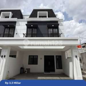 Rumah Baru Siaphuni 3 Lantai Di Pancoran Jakartaselatan Dekat Lrt , tersedia melalui melalui situs Rumah123