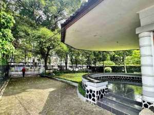 Rumah Belanda dijantung kota dkt gedung sate luas bagus untuk cafe, resto atapun hunian lokasi di Bandung Wetan, tersedia melalui melalui situs Olx