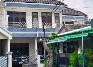 Rumah besar mewah harga MIRING di perumahan real estate Waru indah, Sidoarjo lokasi di tulangan, tersedia melalui melalui situs Lamudi