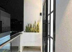 Rumah Cantik di Srengseng Sawah Dekat Lenteng Agung, Stasiun Pancasila, UI, Margocity lokasi di ",
          price: `998000000`,
          currency: `IDR`
    };


    let pageData = {
        viewPhoneModalField: , tersedia melalui melalui situs Lamudi