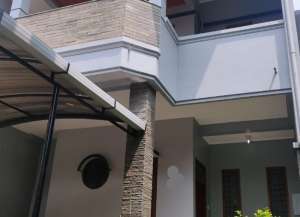 Rumah Cantik Mewah Nyaman Strategis dekat PVJ di Setraduta Bandung Murah Hanya 2M an lokasi di ",
          price: `2400000000`,
          currency: `IDR`
    };


    let pageData = {
        viewPhoneModalField: , tersedia melalui melalui situs Lamudi