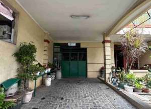 Rumah Cantik Siap Huni di Kramat Kwitang Jakarta Pusat lokasi di ",
          price: `16000000000`,
          currency: `IDR`
    };


    let pageData = {
        viewPhoneModalField: , tersedia melalui melalui situs Lamudi
