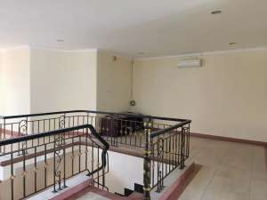 Rumah Cluster Taman Beverly Golf Lippo Karawaci Tangerang lokasi di Karawaci, tersedia melalui melalui situs Olx