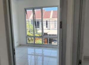 Rumah Dekat Kawasan Kuliner, PendidikanMall di Sektor 7C Gading Serpong lokasi di kelapa-dua-2, tersedia melalui melalui situs Lamudi