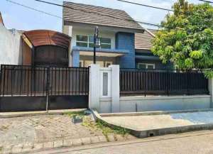 RUMAH DELTASARI BARU TERMURAH DI CLUSTERNYA DELTA CASABELLA WARU SIDOARJO SURABAYA lokasi di ",
          price: `1098000000`,
          currency: `IDR`
    };


    let pageData = {
        viewPhoneModalField: , tersedia melalui melalui situs Lamudi