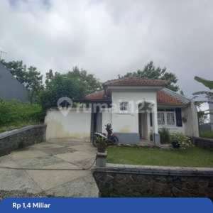 Rumah Dengan Halaman Luas Dekat Tempat Wisata Taman Legian Sentul City Bogor , tersedia melalui melalui situs Rumah123