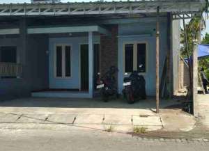 rumah di BPD tlogomulyo pedurungan semarang timur lokasi di ",
          price: `550000000`,
          currency: `IDR`
    };


    let pageData = {
        viewPhoneModalField: , tersedia melalui melalui situs Lamudi