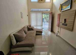 Rumah di jual di Cikeas Country Residence lokasi di gunung-putri, tersedia melalui melalui situs Lamudi