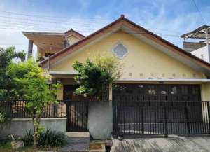 Rumah di Larangan Indah, Ciledug Tangerang lokasi di ",
          price: `1850000000`,
          currency: `IDR`
    };


    let pageData = {
        viewPhoneModalField: , tersedia melalui melalui situs Lamudi
