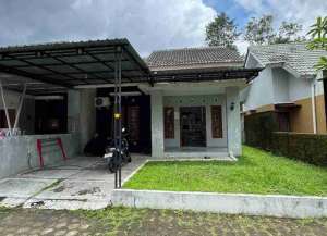 Rumah Di Mancasan Dekat Jalan Magelang RSUD Sleman lokasi di ",
          price: `675`,
          currency: `IDR`
    };


    let pageData = {
        viewPhoneModalField: , tersedia melalui melalui situs Lamudi
