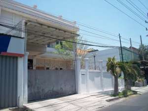 Rumah di Manyar Rejo lokasi di Gubeng, tersedia melalui melalui situs Olx