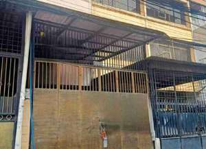 RUMAH DI SEWAKAN LUAS 4.5 x 18m di Jembatan gambang dua lokasi di ",
          price: `90000000`,
          currency: `IDR`
    };


    let pageData = {
        viewPhoneModalField: , tersedia melalui melalui situs Lamudi