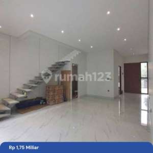 Rumah Dijual Di Cimahi Utara Cimahi Kota SHM Baru Hadap Timur , tersedia melalui melalui situs Rumah123