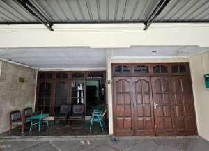 Rumah dijual di dekat udinus selangkah ke jalan imam bonjol tengah kota semarang lokasi di ",
          price: `2750000000`,
          currency: `IDR`
    };


    let pageData = {
        viewPhoneModalField: , tersedia melalui melalui situs Lamudi