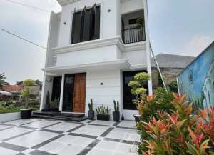 Rumah Dijual Di Limo Depok 2 Lantai Hanya 900 Jutaan Akses 3 Pintu Tol Lansung Krukut Kukusan Sawangan lokasi di ",
          price: `927000000`,
          currency: `IDR`
    };


    let pageData = {
        viewPhoneModalField: , tersedia melalui melalui situs Lamudi