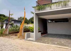 RUMAH DIJUAL DI PAMULANG TANGERANG SELATAN lokasi di ",
          price: `1411000000`,
          currency: `IDR`
    };


    let pageData = {
        viewPhoneModalField: , tersedia melalui melalui situs Lamudi