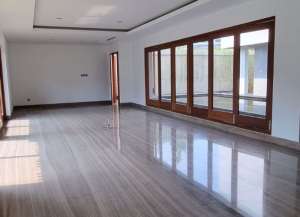 Rumah dijual di Pondok Indah Jakarta Selatan dekat Pertok lokasi di ",
          price: `25000000000`,
          currency: `IDR`
    };


    let pageData = {
        viewPhoneModalField: , tersedia melalui melalui situs Lamudi