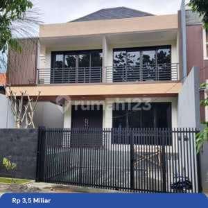 Rumah Dijual Siap Huni Hadap Green Area , tersedia melalui melalui situs Rumah123