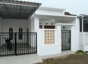 Rumah dikontrakkan di perumahan eksklusif one gate karangploso malang. lokasi di ",
          price: `11990000`,
          currency: `IDR`
    };


    let pageData = {
        viewPhoneModalField: , tersedia melalui melalui situs Lamudi