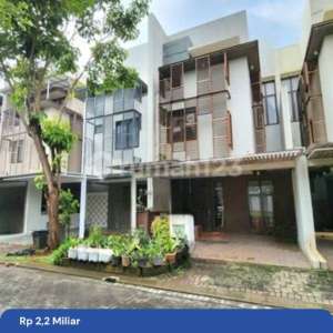 Rumah Greenwich Whelford Bsd 3 Lantai Hadap Utara , tersedia melalui melalui situs Rumah123