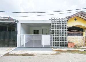 Rumah Hadap Timur 15 Menit ke RS Mitra Keluarga Bekasi Timur J-34106 lokasi di ",
          price: `610000000`,
          currency: `IDR`
    };


    let pageData = {
        viewPhoneModalField: , tersedia melalui melalui situs Lamudi