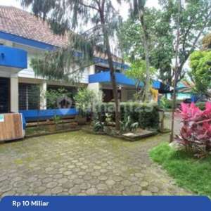 Rumah hitung tanah burangrang strategis jarang ada , tersedia melalui melalui situs Rumah123