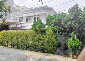 Rumah Hoek Sunter Bisma Kondisi Rapi Harga Nego Jakarta Utara lokasi di ",
          price: `4500000000`,
          currency: `IDR`
    };


    let pageData = {
        viewPhoneModalField: , tersedia melalui melalui situs Lamudi
