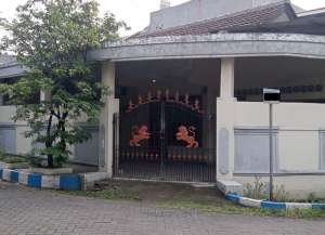 Rumah Hook di Waru Perum Griyo Mapan Utara Tropodo lokasi di waru-1, tersedia melalui melalui situs Lamudi