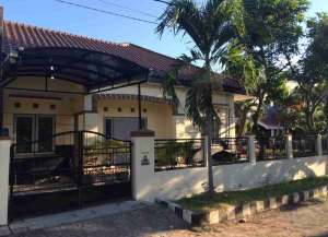 Rumah Hook Hitung Tanah Lokasi Perumahan Purimas Surabaya lokasi di ",
          price: `5300000000`,
          currency: `IDR`
    };


    let pageData = {
        viewPhoneModalField: , tersedia melalui melalui situs Lamudi